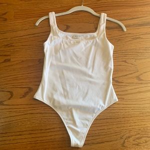 Aritzia babaton bodysuit